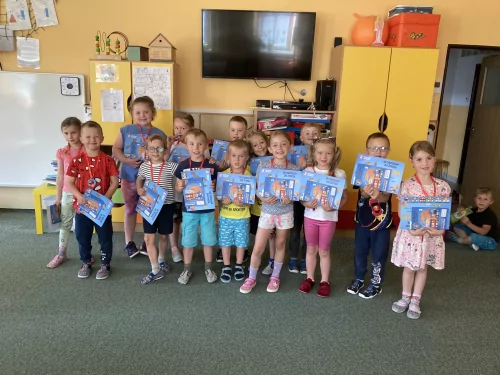 Fotogalerie MŠ Červená Hora - Červnové střípky-výstava 130. let SDH Červená Hora, Projekt se Sokolem do života a hry na zahradě, foto 9/17