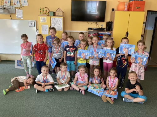 Fotogalerie MŠ Červená Hora - Červnové střípky-výstava 130. let SDH Červená Hora, Projekt se Sokolem do života a hry na zahradě, foto 11/17