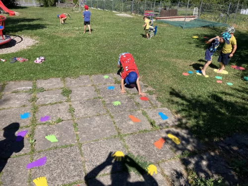 Fotogalerie MŠ Červená Hora - Červnové střípky-výstava 130. let SDH Červená Hora, Projekt se Sokolem do života a hry na zahradě, foto 14/17