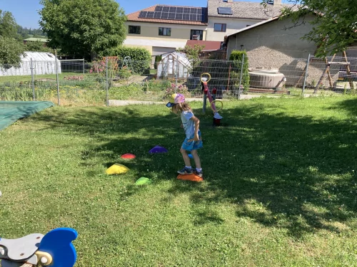 Fotogalerie MŠ Červená Hora - Červnové střípky-výstava 130. let SDH Červená Hora, Projekt se Sokolem do života a hry na zahradě, foto 17/17