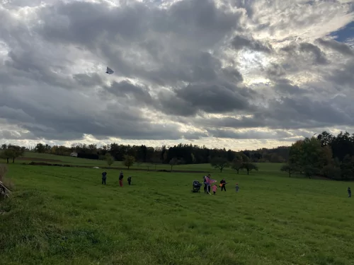 Fotogalerie MŠ Červená Hora - Pouštění draků v naší MŠ, foto 3/9