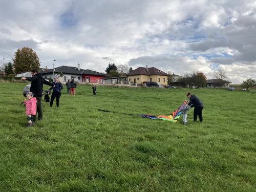Fotogalerie MŠ Červená Hora - Pouštění draků v naší MŠ, foto 4/9
