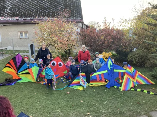Fotogalerie MŠ Červená Hora - Pouštění draků v naší MŠ, foto 6/9