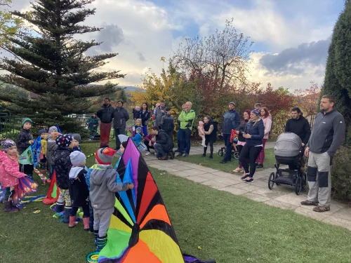 Fotogalerie MŠ Červená Hora - Pouštění draků v naší MŠ, foto 8/9