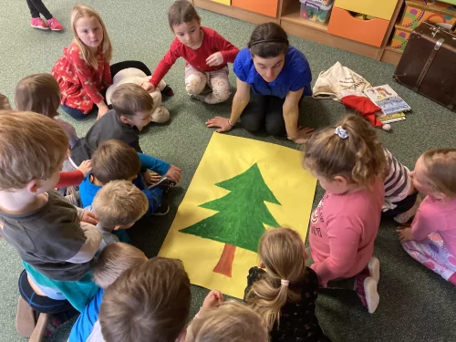 Fotogalerie MŠ Červená Hora - Vánoční čtení s knihovnicí Kristýnkou, foto 3/11