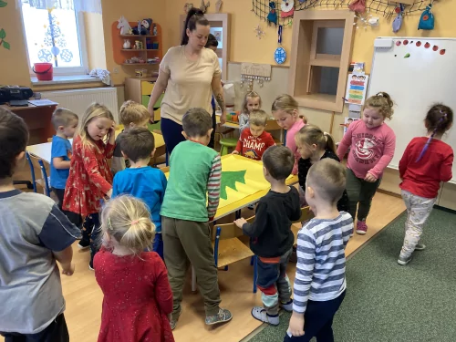 Fotogalerie MŠ Červená Hora - Vánoční čtení s knihovnicí Kristýnkou, foto 4/11