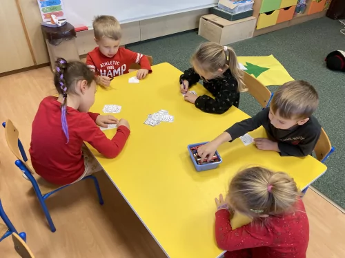 Fotogalerie MŠ Červená Hora - Vánoční čtení s knihovnicí Kristýnkou, foto 7/11