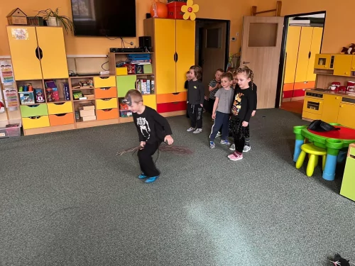 Fotogalerie MŠ Červená Hora - Čarodějnice 2024, foto 17/19