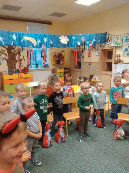 Fotogalerie MŠ Červená Hora - Mikuláš - prosinec, foto 12/14