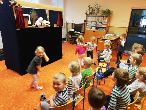 Fotogalerie MŠ Červená Hora - Divadlo v MŠ- podzim, foto 5/10