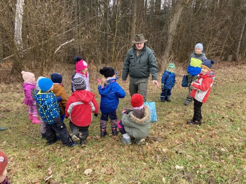 Fotogalerie MŠ Červená Hora - Vycházka ke krmelci, foto 2/14