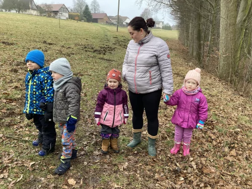 Fotogalerie MŠ Červená Hora - Vycházka ke krmelci, foto 3/14
