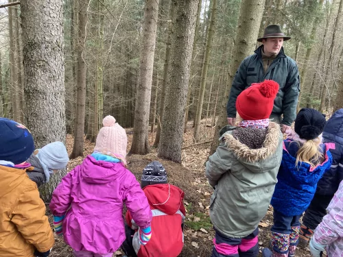 Fotogalerie MŠ Červená Hora - Vycházka ke krmelci, foto 5/14