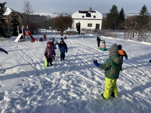 Fotogalerie MŠ Červená Hora - Sáňkování, foto 3/10