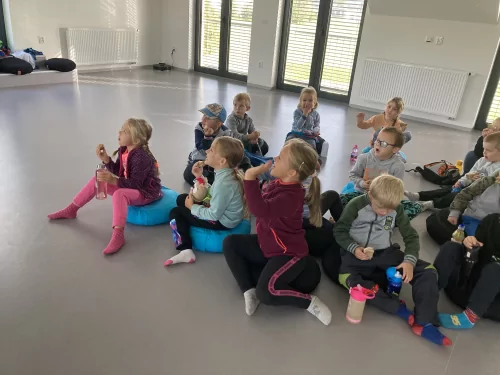 Fotogalerie MŠ Červená Hora - Dopoledne na dopravním hřišti v Náchodě, foto 7/35