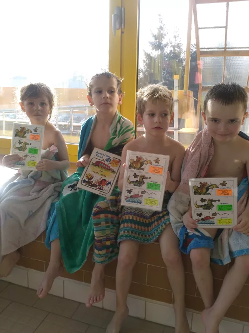 Fotogalerie MŠ Červená Hora - Plavecký výcvik bazén Náchod- listopad až leden, foto 9/9