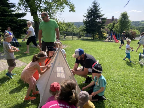 Fotogalerie MŠ Červená Hora - Indiánský týden, loučení s předškoláky, spaní ve školce., foto 14/36