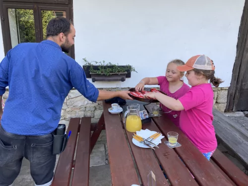 Fotogalerie MŠ Červená Hora - Indiánský týden, loučení s předškoláky, spaní ve školce., foto 22/36