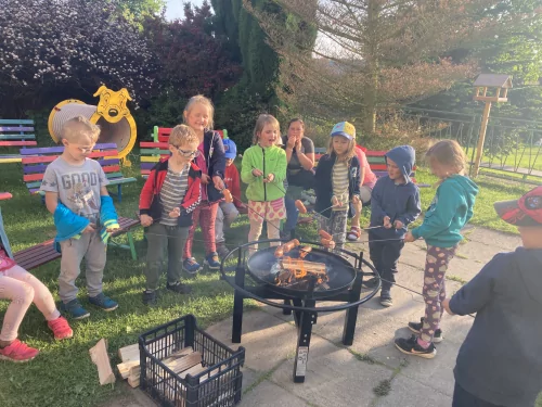 Fotogalerie MŠ Červená Hora - Indiánský týden, loučení s předškoláky, spaní ve školce., foto 24/36
