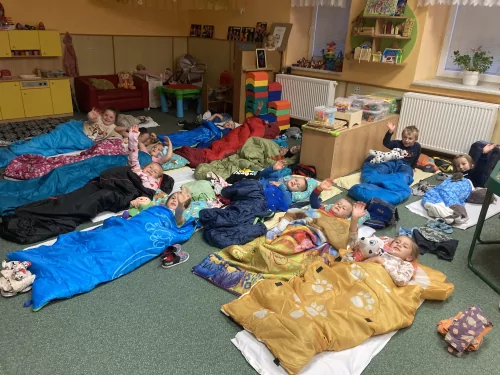 Fotogalerie MŠ Červená Hora - Indiánský týden, loučení s předškoláky, spaní ve školce., foto 26/36