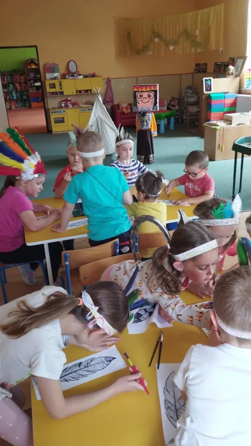 Fotogalerie MŠ Červená Hora - Indiánský týden, loučení s předškoláky, spaní ve školce., foto 29/36