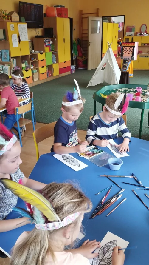 Fotogalerie MŠ Červená Hora - Indiánský týden, loučení s předškoláky, spaní ve školce., foto 30/36