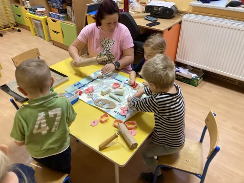 Fotogalerie MŠ Červená Hora - Pečení perníčků, foto 3/7