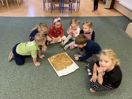 Fotogalerie MŠ Červená Hora - Pečení perníčků, foto 5/7