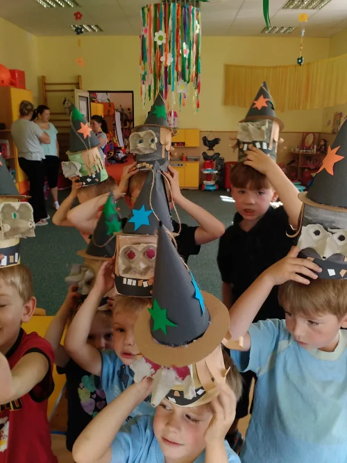 Fotogalerie MŠ Červená Hora - Čarodějnice- duben, foto 8/8