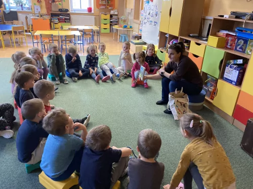 Fotogalerie MŠ Červená Hora - Sněhohrátky v lednu, návštěva z knihovny., foto 10/28