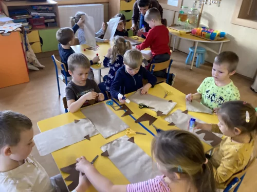 Fotogalerie MŠ Červená Hora - Sněhohrátky v lednu, návštěva z knihovny., foto 11/28