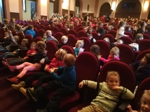 Fotogalerie MŠ Červená Hora - Divadlo - Sněhurka, Č.K. -26. února, foto 2/2