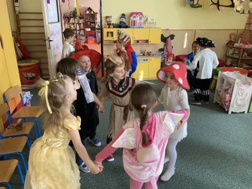 Fotogalerie MŠ Červená Hora - Karneval a divadlo 2021, foto 14/26