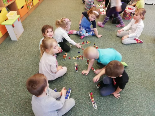 Fotogalerie MŠ Červená Hora - Počítáme a stavíme - 27. února, foto 2/10