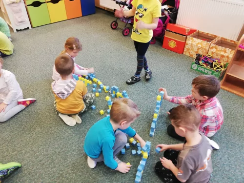 Fotogalerie MŠ Červená Hora - Počítáme a stavíme - 27. února, foto 3/10