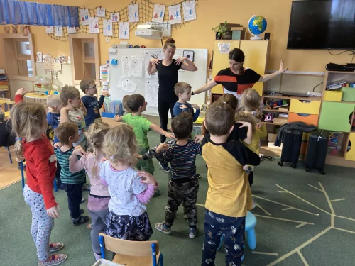 Fotogalerie MŠ Červená Hora - Čtení o zvířátkách s Tínou a Petrou, foto 2/8