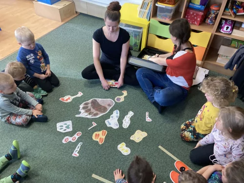 Fotogalerie MŠ Červená Hora - Čtení o zvířátkách s Tínou a Petrou, foto 3/8
