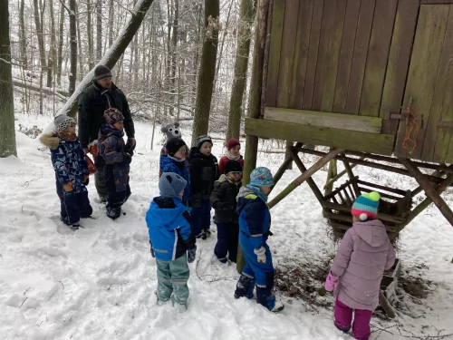 Fotogalerie MŠ Červená Hora - Výlet do krmelce s myslivcem, foto 4/7