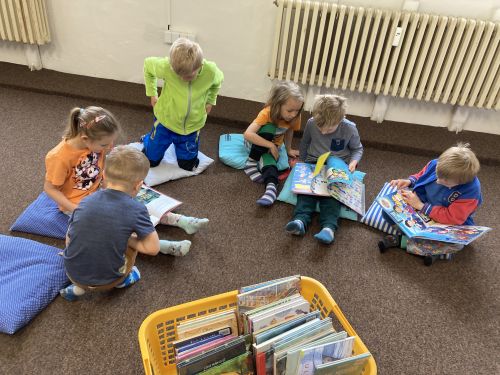 Fotoalbum Návštěva knihovny v Červeném Kostelci -předškoláci