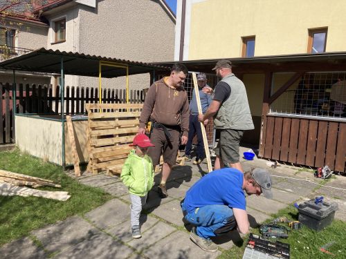 Fotoalbum Dílna s tatínky-kuchyňka a ponk