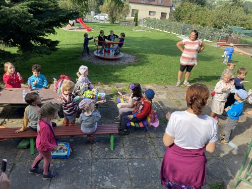 Fotoalbum Návštěva MŠ Studánka a hasiči SDH Lhota Červený Kostelec