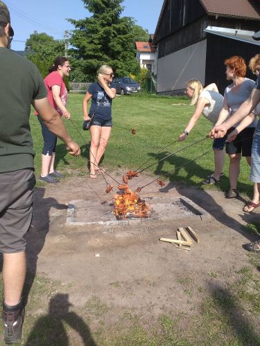 Fotoalbum Rozloučení s předškoláky - šipkovaná, hry na hřišti, červen