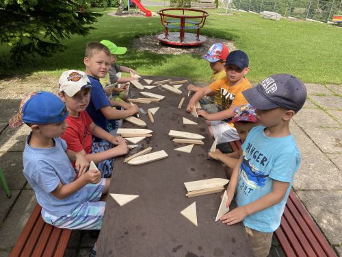 Fotoalbum Projektový den-vyrábíme lodičku a kytičku