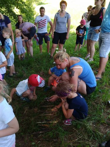 Fotoalbum Rozloučení s předškoláky - šipkovaná, hry na hřišti, červen