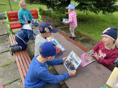 Fotoalbum Den dětí s knihovnicí Kristýnkou