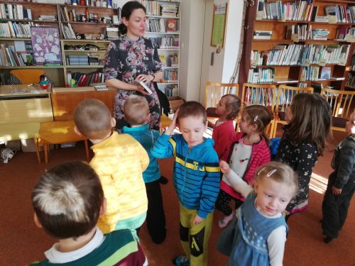 Fotogalerie Exkurze knihovna Břetislava Kafky v Červeném Kostelci- duben