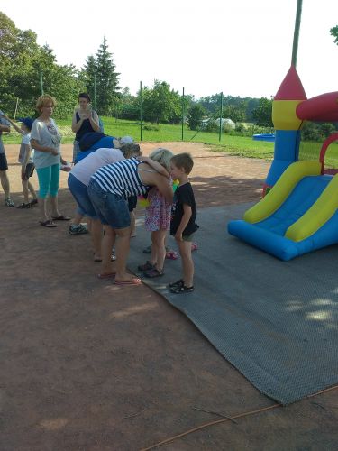 Fotoalbum Rozloučení s předškoláky - šipkovaná, hry na hřišti, červen